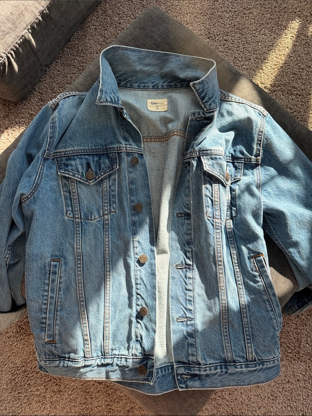 GAP Light Blue Denim Jean Jacket - Women's
